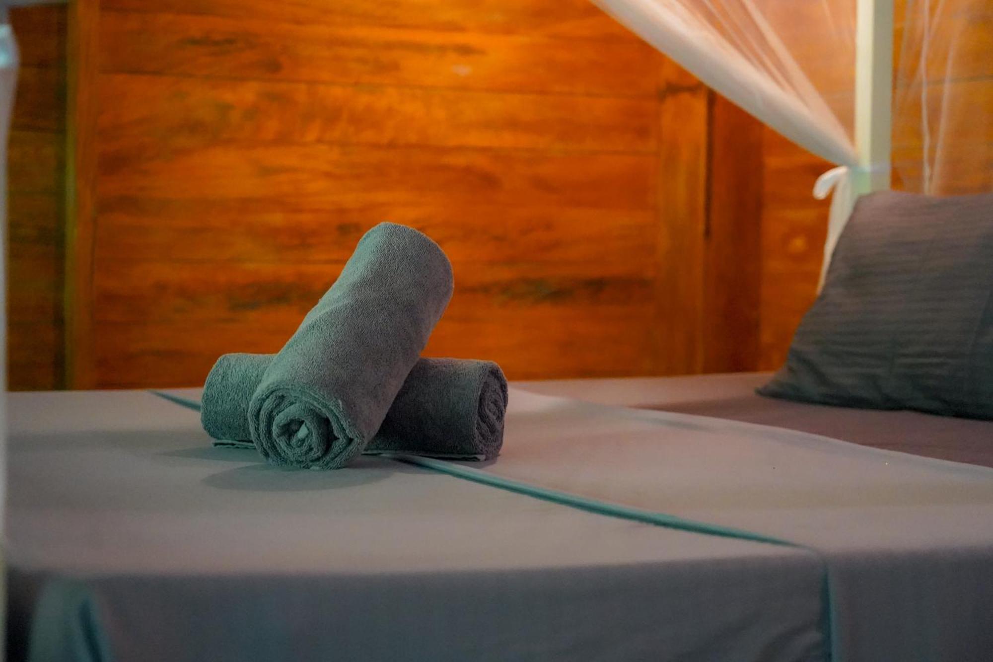 Into The Blue - Yoga Included & Walk To 3 Beaches Tangalle Exterior foto